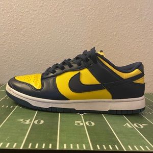 Nike dunk low “Michigan”